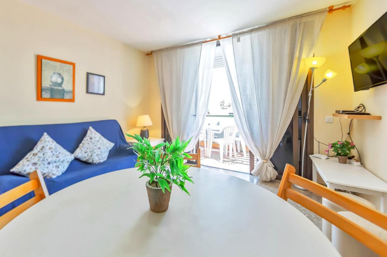 Apartment Near Playa De Las Americas With Wifi And Pool, Tenerife Sur ภายนอก รูปภาพ